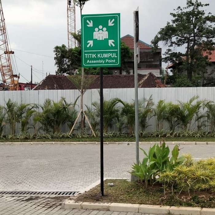 Plang Papan Rambu