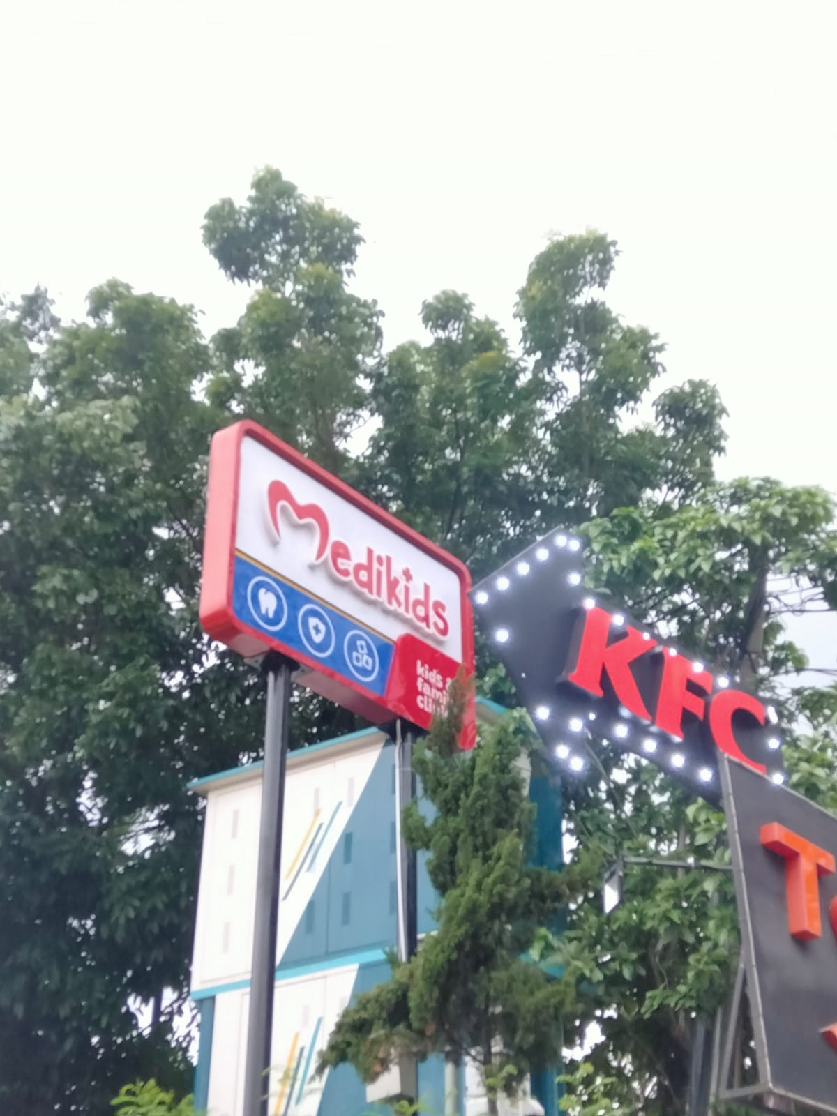 Pemasangna Neonbox Medikids
