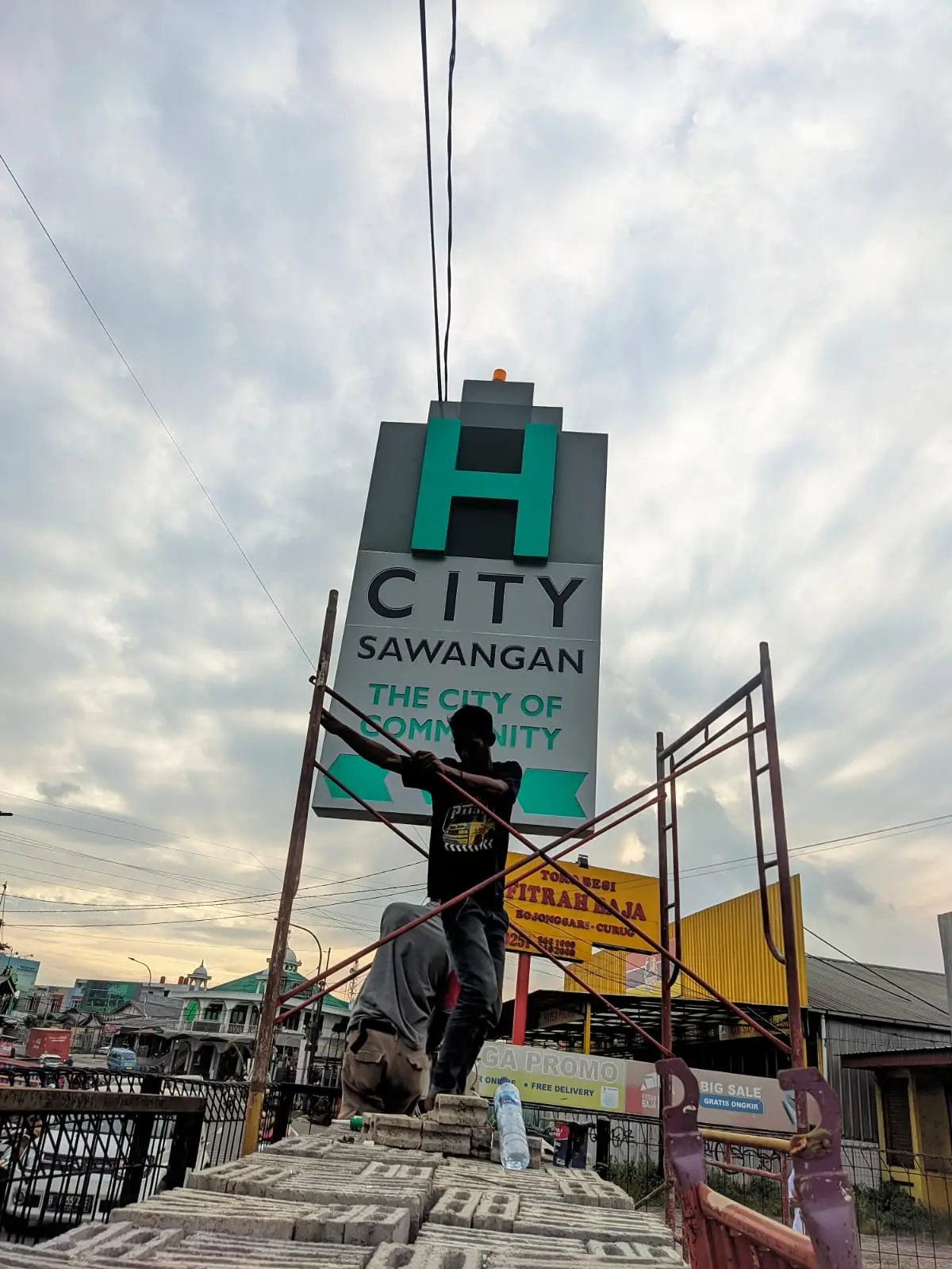 Signage • Huruf Timbul